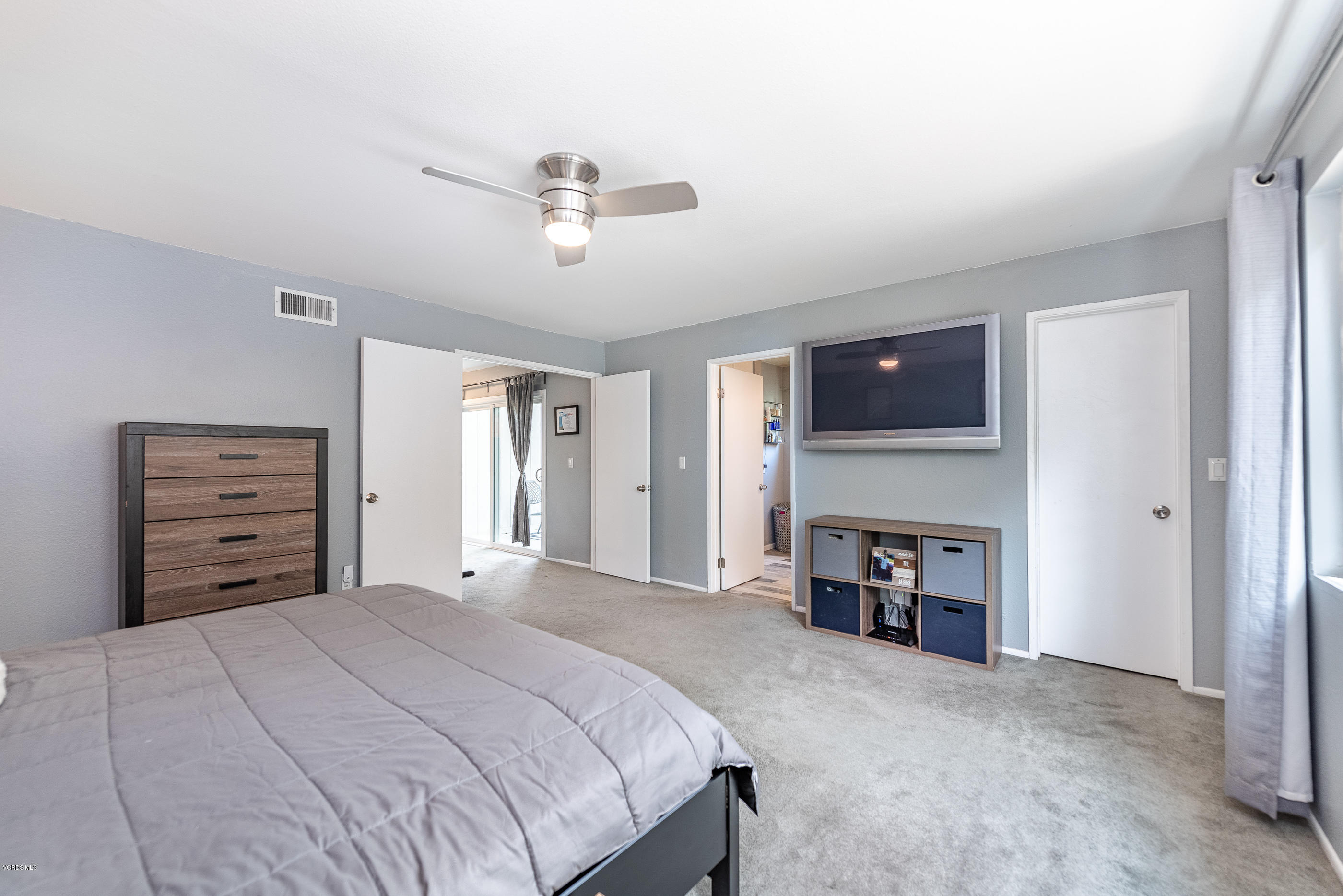 2412 Stow Street Simi Valley, CA 93063 - Photo 13 of 33 2412 Stow St Simi Valley-13