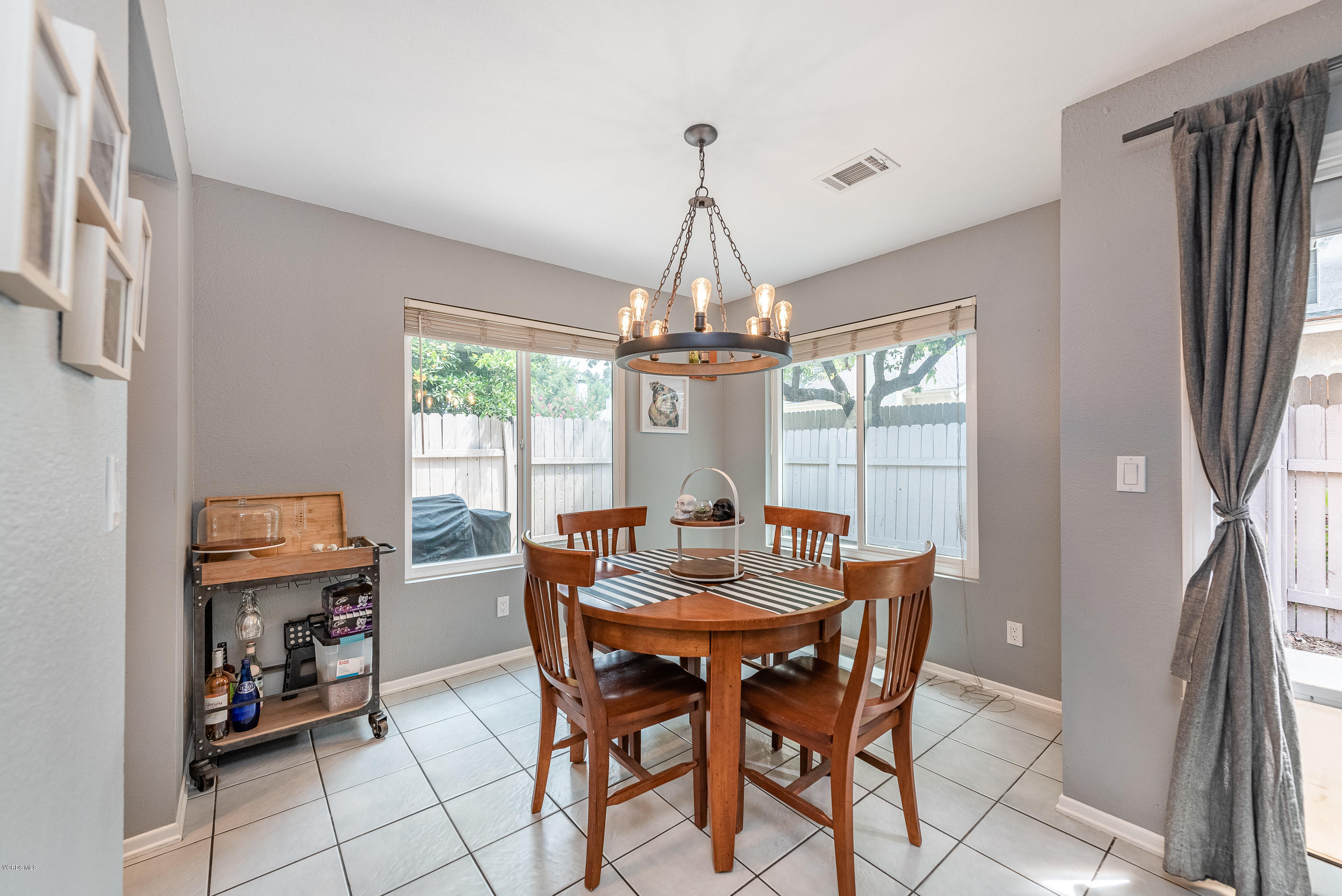 2412 Stow Street Simi Valley, CA 93063 - Photo 8 of 33 2412 Stow St Simi Valley-8