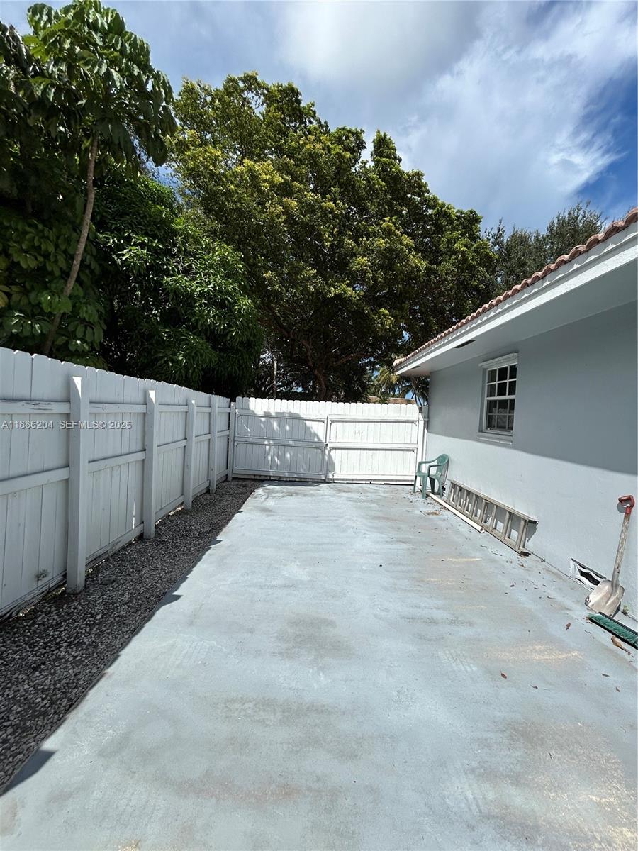 6520 Southwest 20th Street Plantation, FL 33317 - Photo 36 of 43 a view of a backyard