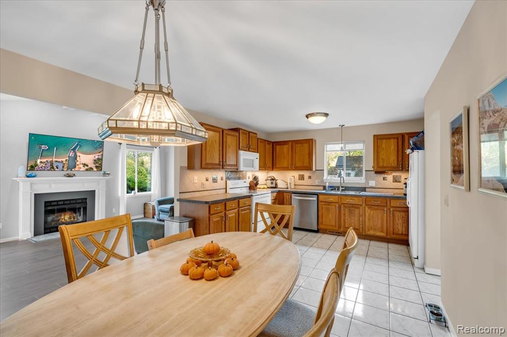 1370 South Boulevard Rochester, MI 48309 - Photo 15 of 65