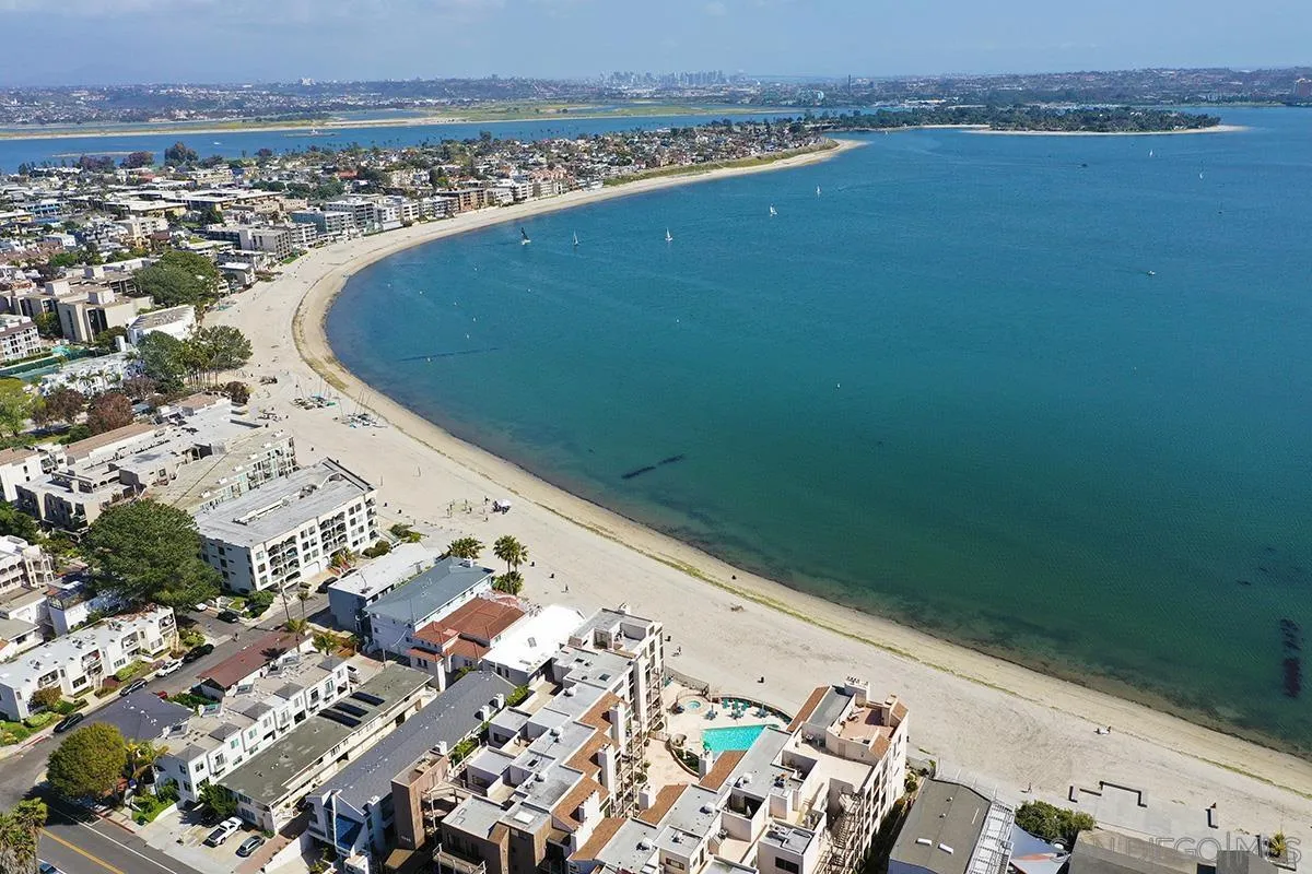 1125 Pacific Beach Drive, Unit 104 San Diego, CA 92109 - Photo 47 of 67 an aerial view of a house