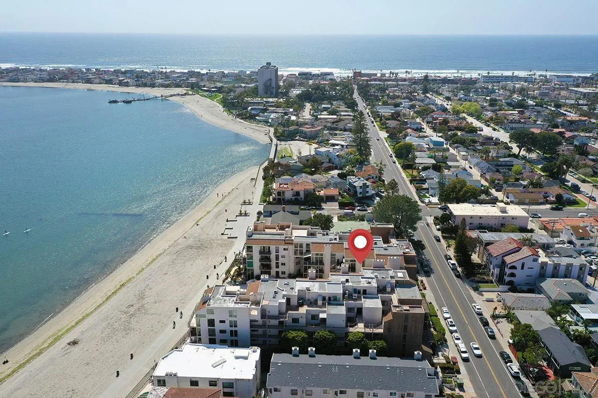 1125 Pacific Beach Drive, Unit 104 San Diego, CA 92109 - Photo 51 of 67 a view of a city