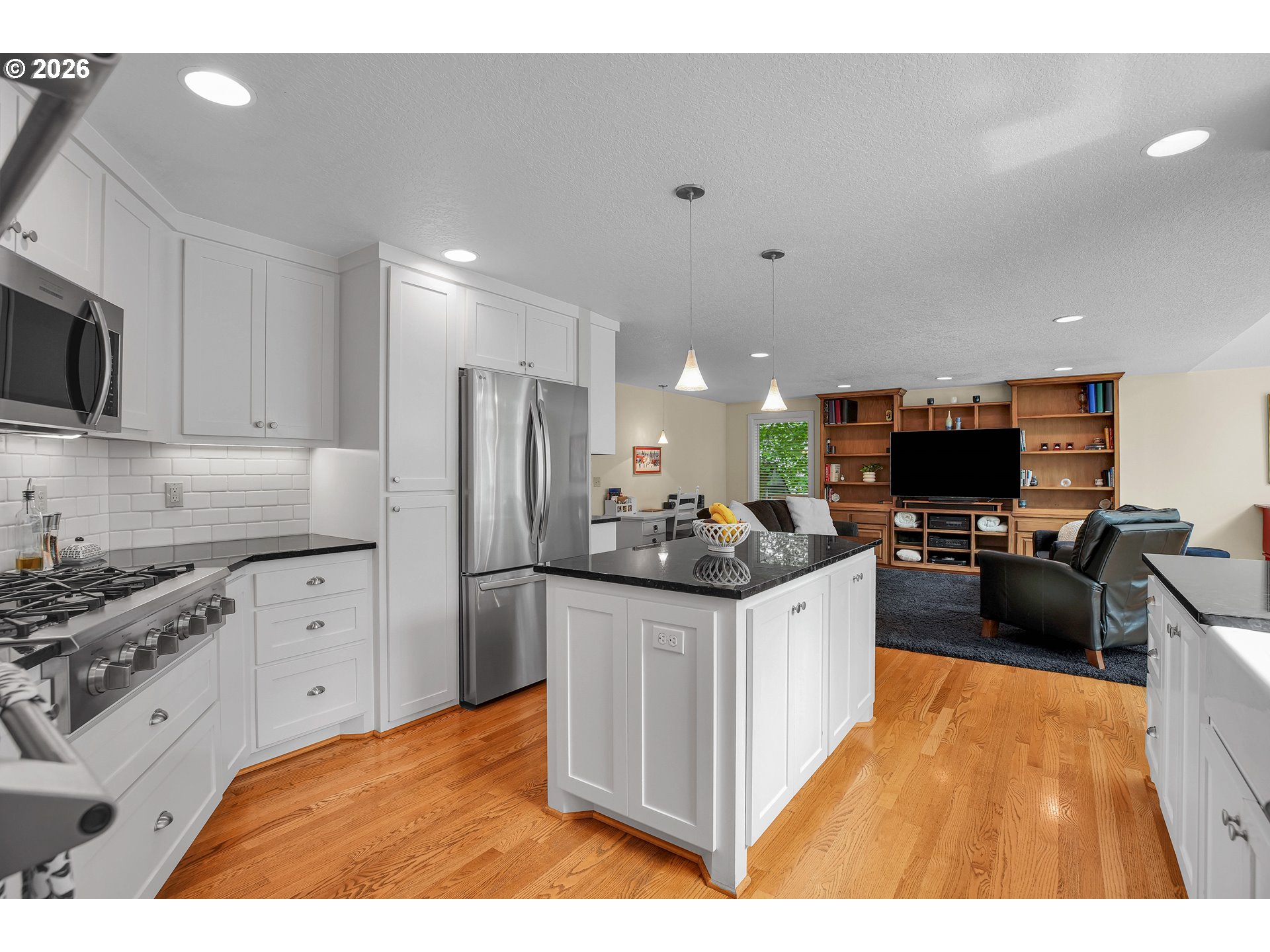 3842 Southwest Coronado Street Portland, OR 97219 - Photo 22 of 48