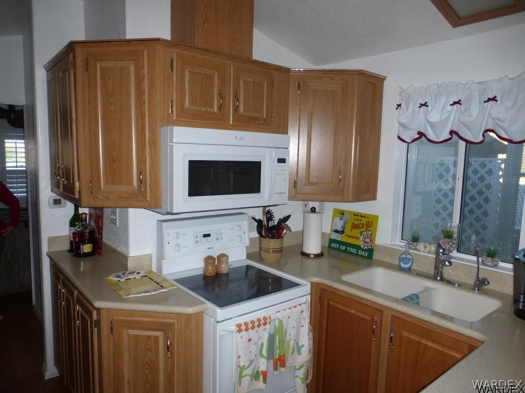 2000 Ramar Road, Unit 114 Bullhead City, AZ 86442 - Photo 4 of 29 Upgraded Kitchen