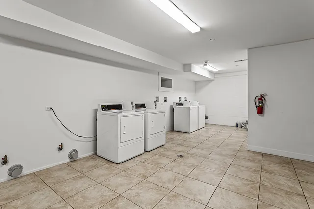 $225,000 | 9954 South 84th Terrace, Unit 109, Palos Hills, IL 60465