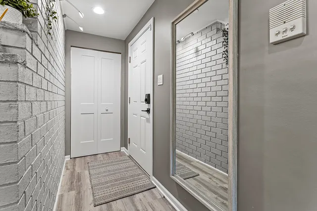 $225,000 | 9954 South 84th Terrace, Unit 109, Palos Hills, IL 60465