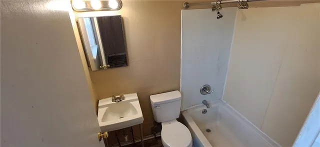 $700 | 1515-1517 Felix Street, Unit 1515, St. Joseph, MO 64501