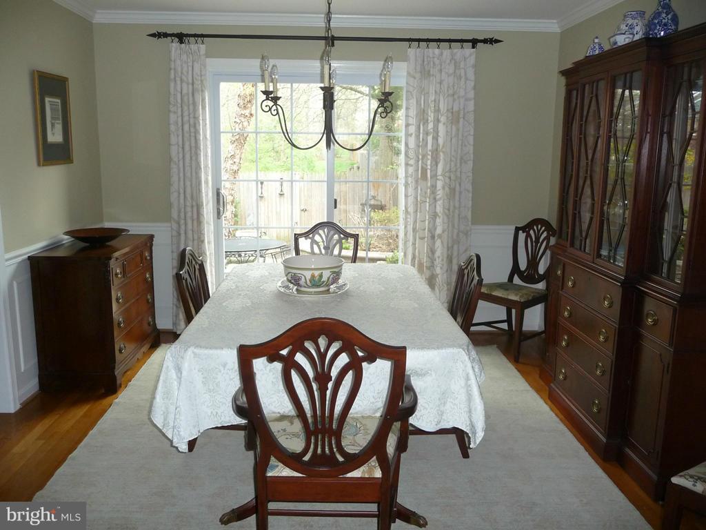 5262 Leestone Court Springfield, VA 22151 - Photo 8 of 28 Dining Room