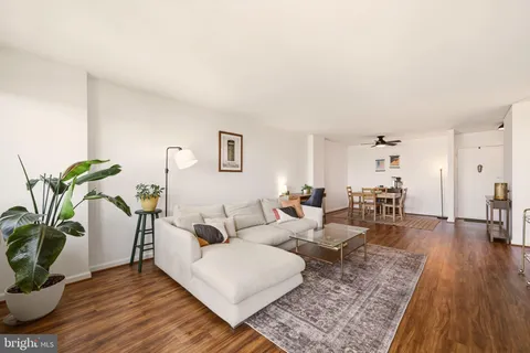 $369,000 | 801 North Pitt Street, Unit 1601, Alexandria, VA 22314