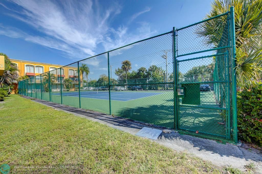 18111 Northwest 68th Avenue, Unit I210 Hialeah, FL 33015 - Photo 20 of 23