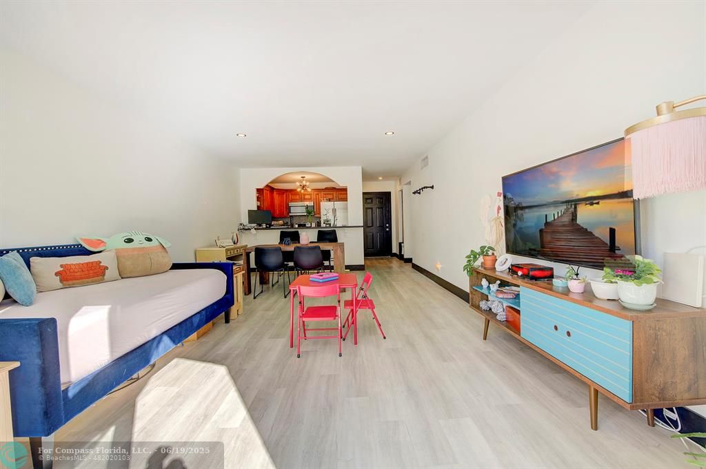 18111 Northwest 68th Avenue, Unit I210 Hialeah, FL 33015 - Photo 8 of 23