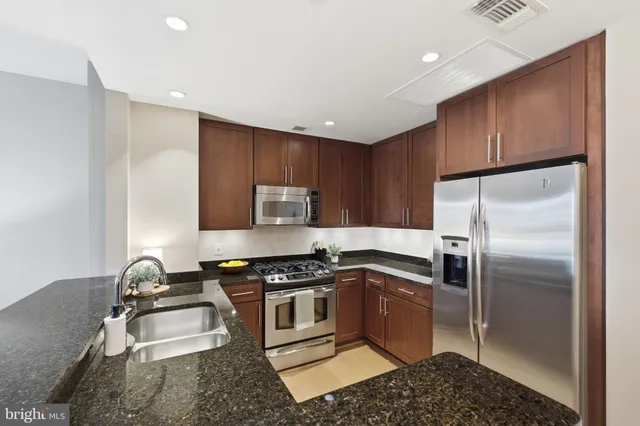 $419,900 | 2050 Jamieson Avenue, Unit 1005, Alexandria, VA 22314