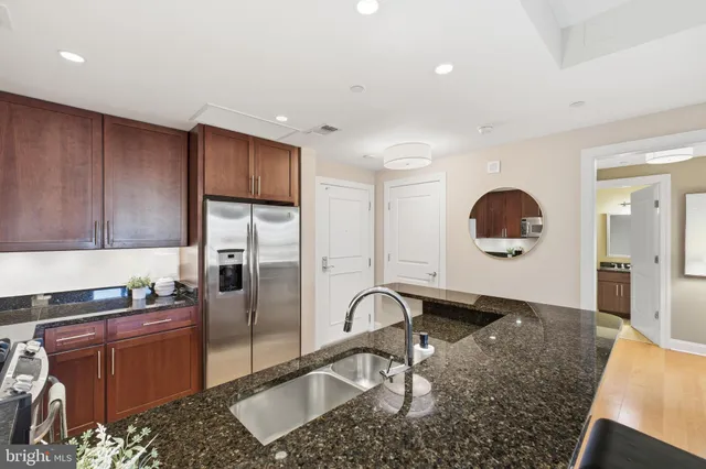 $419,900 | 2050 Jamieson Avenue, Unit 1005, Alexandria, VA 22314