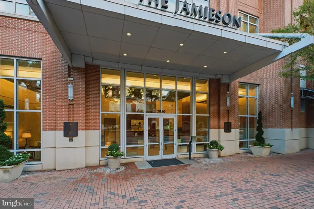 $419,900 | 2050 Jamieson Avenue, Unit 1005, Alexandria, VA 22314