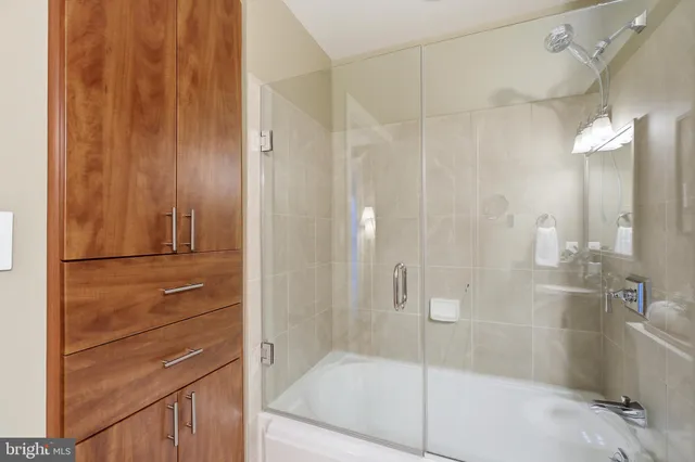 $419,900 | 2050 Jamieson Avenue, Unit 1005, Alexandria, VA 22314