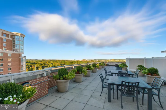 $419,900 | 2050 Jamieson Avenue, Unit 1005, Alexandria, VA 22314