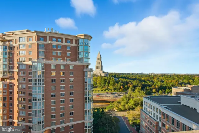 $419,900 | 2050 Jamieson Avenue, Unit 1005, Alexandria, VA 22314