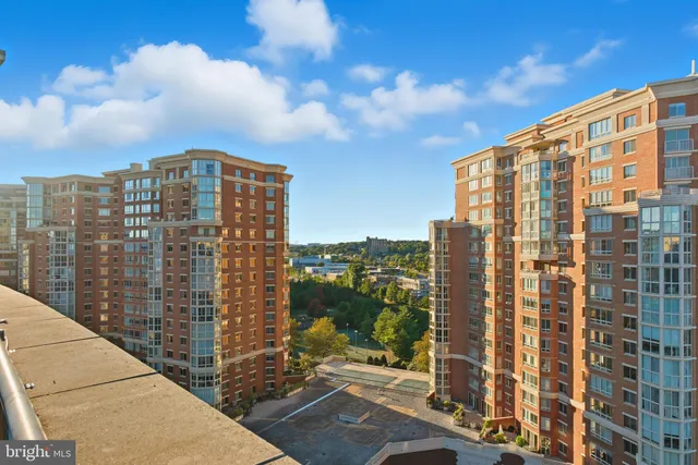 $419,900 | 2050 Jamieson Avenue, Unit 1005, Alexandria, VA 22314