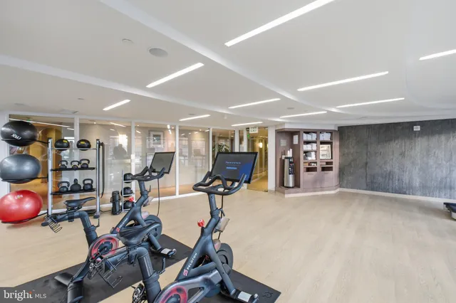 $419,900 | 2050 Jamieson Avenue, Unit 1005, Alexandria, VA 22314