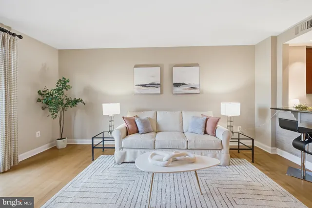 $419,900 | 2050 Jamieson Avenue, Unit 1005, Alexandria, VA 22314