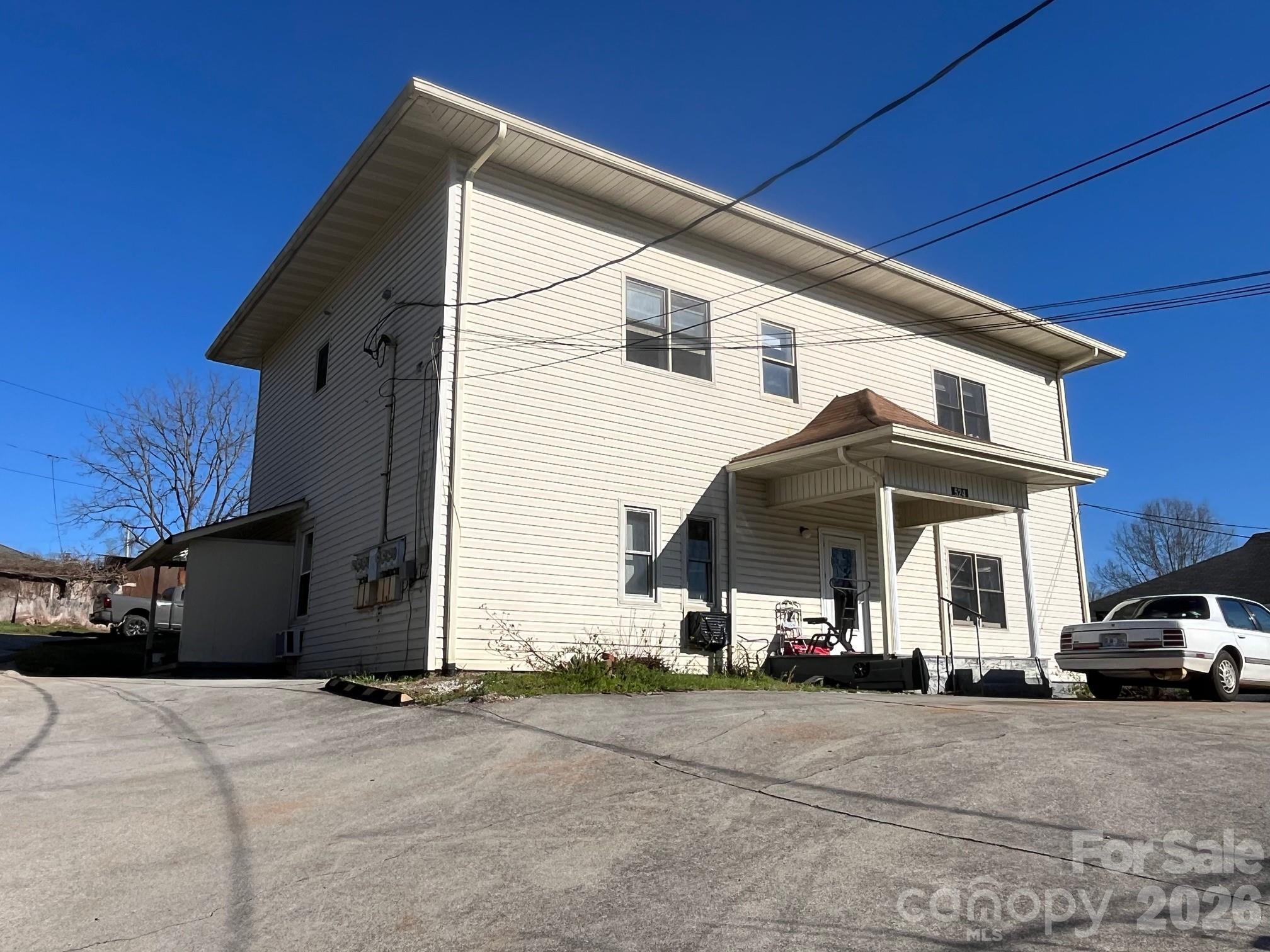 524 Baldwin Avenue Marion, NC 28752 - Photo 2 of 30