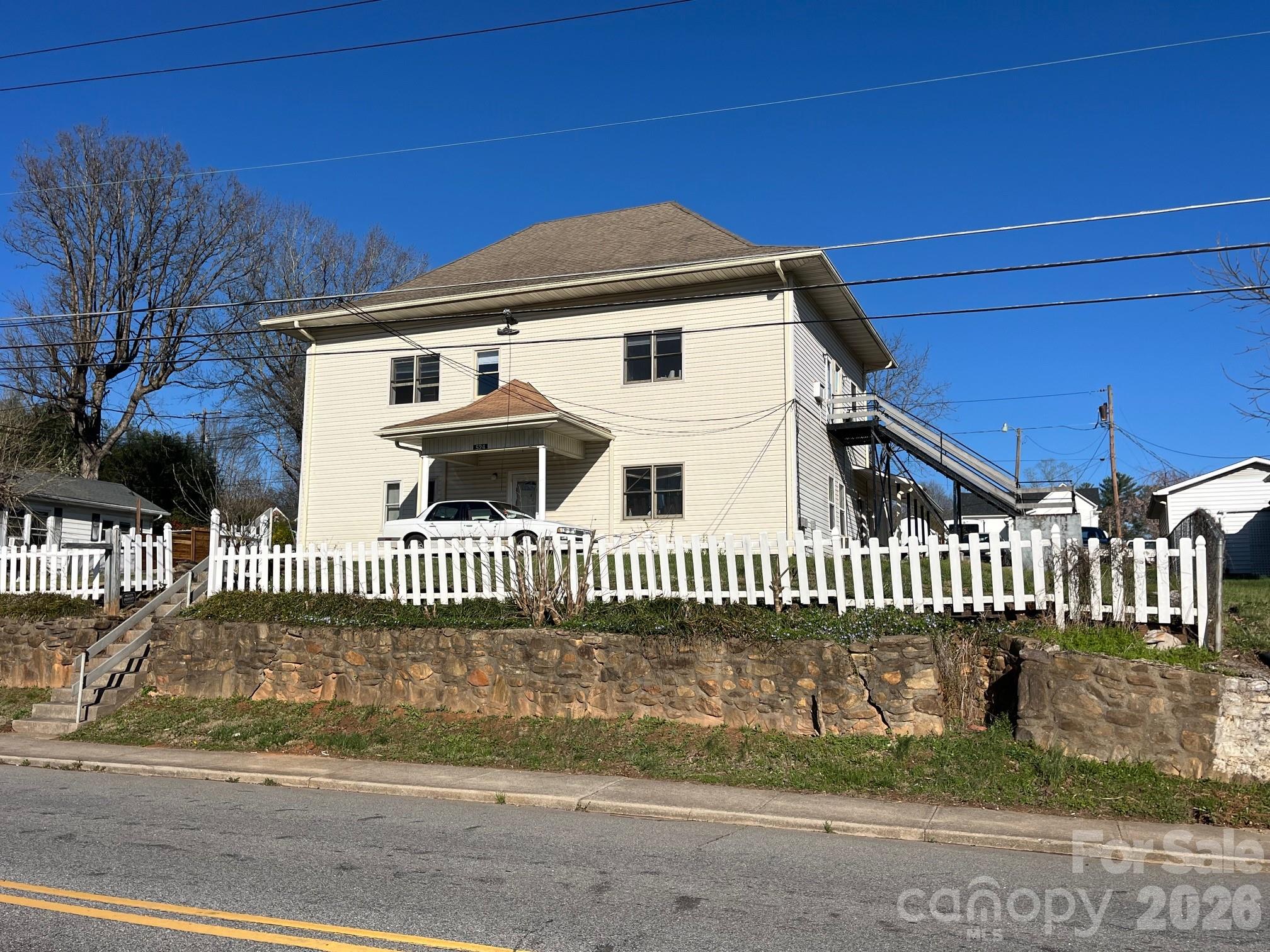 524 Baldwin Avenue Marion, NC 28752 - Photo 7 of 30