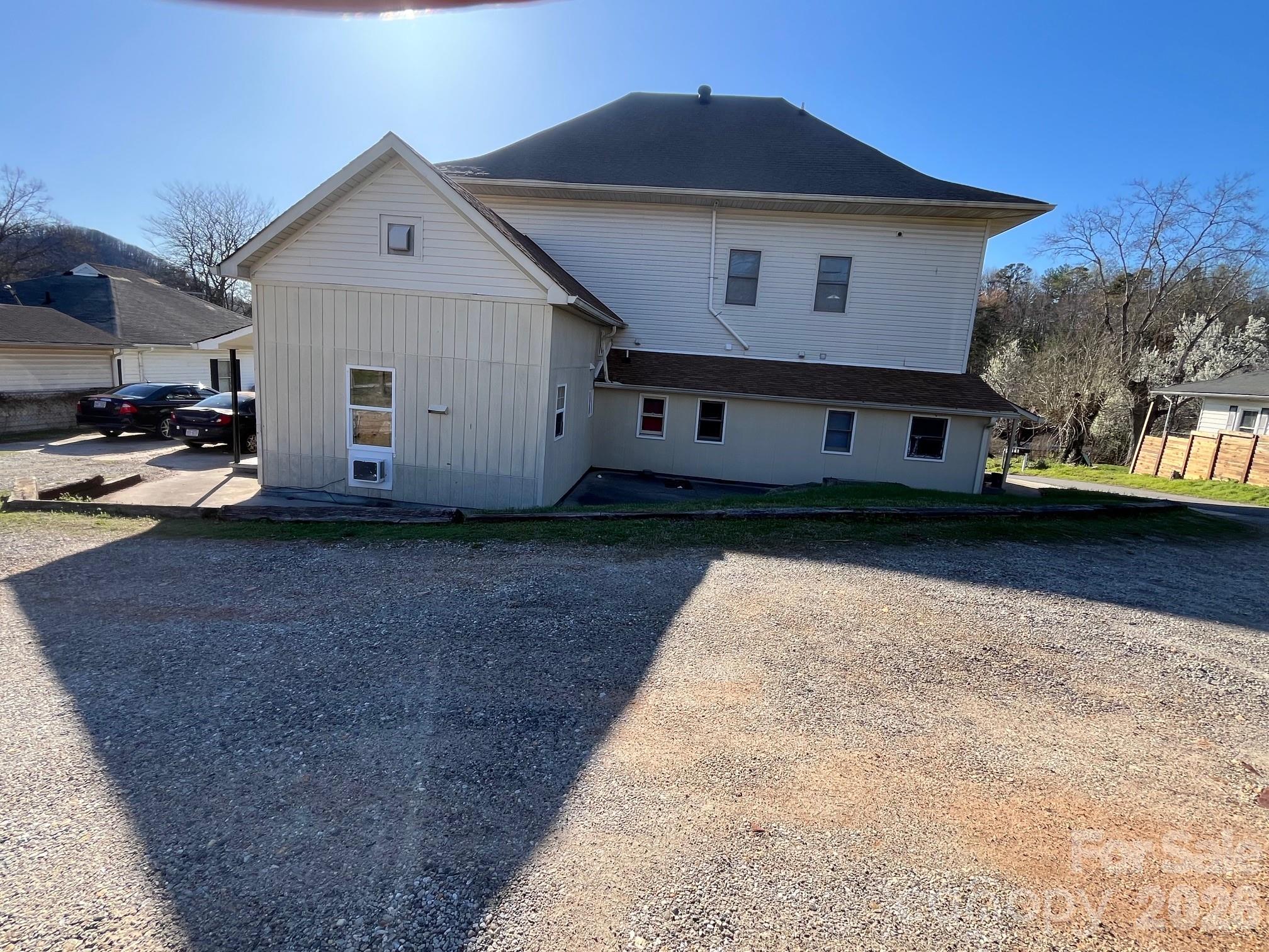 524 Baldwin Avenue Marion, NC 28752 - Photo 8 of 30