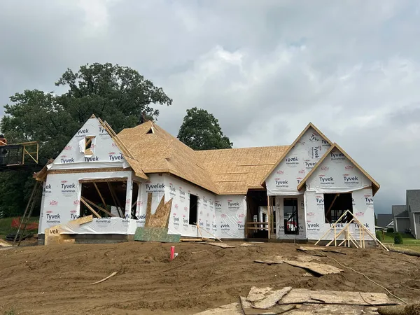 $914,893 | 4772 Woodland Drive, Bettendorf, IA 52722