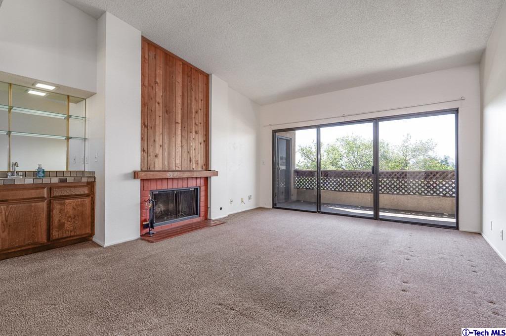 2121 Scott Road, Unit 302 Burbank, CA 91504 - Photo 1 of 29 Gallery Image 1
