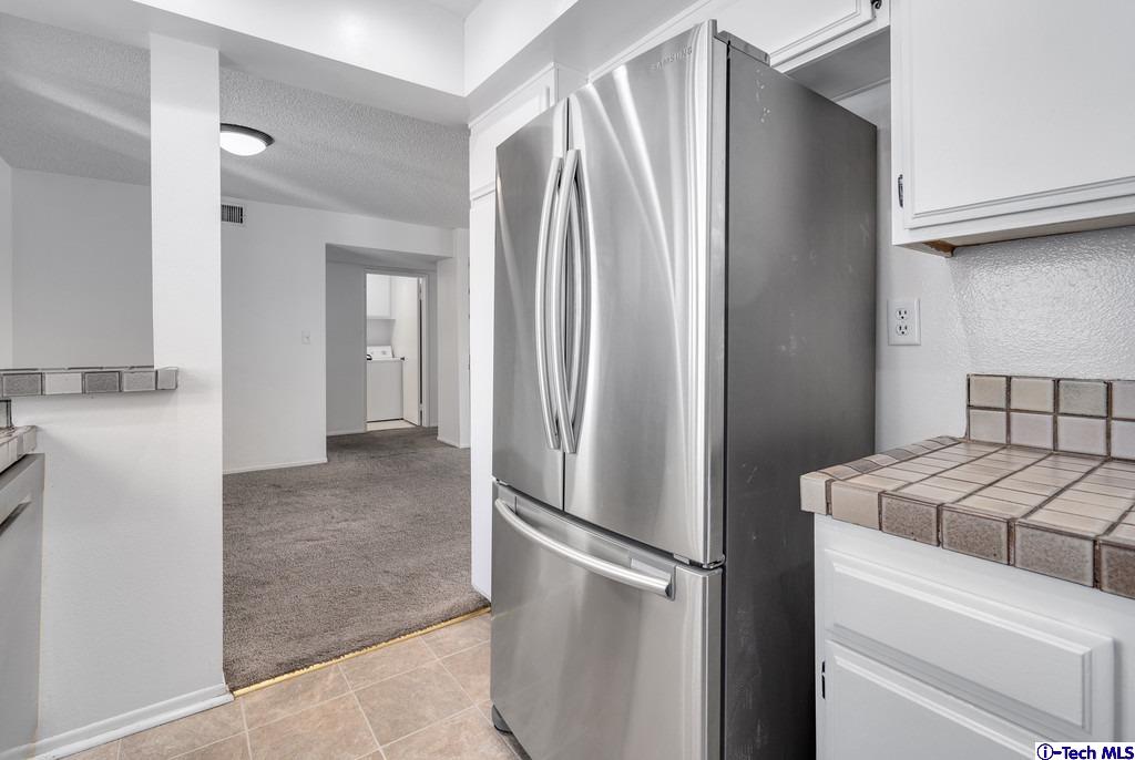 2121 Scott Road, Unit 302 Burbank, CA 91504 - Photo 13 of 29 Gallery Image 13