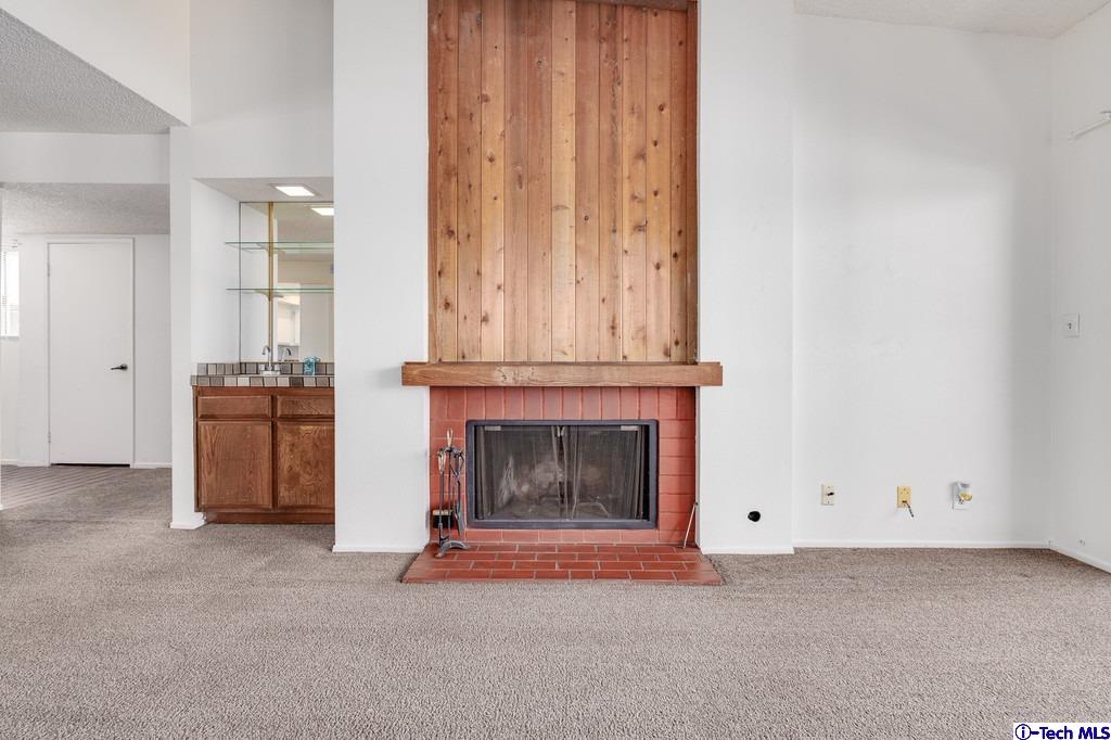 2121 Scott Road, Unit 302 Burbank, CA 91504 - Photo 7 of 29 Gallery Image 7