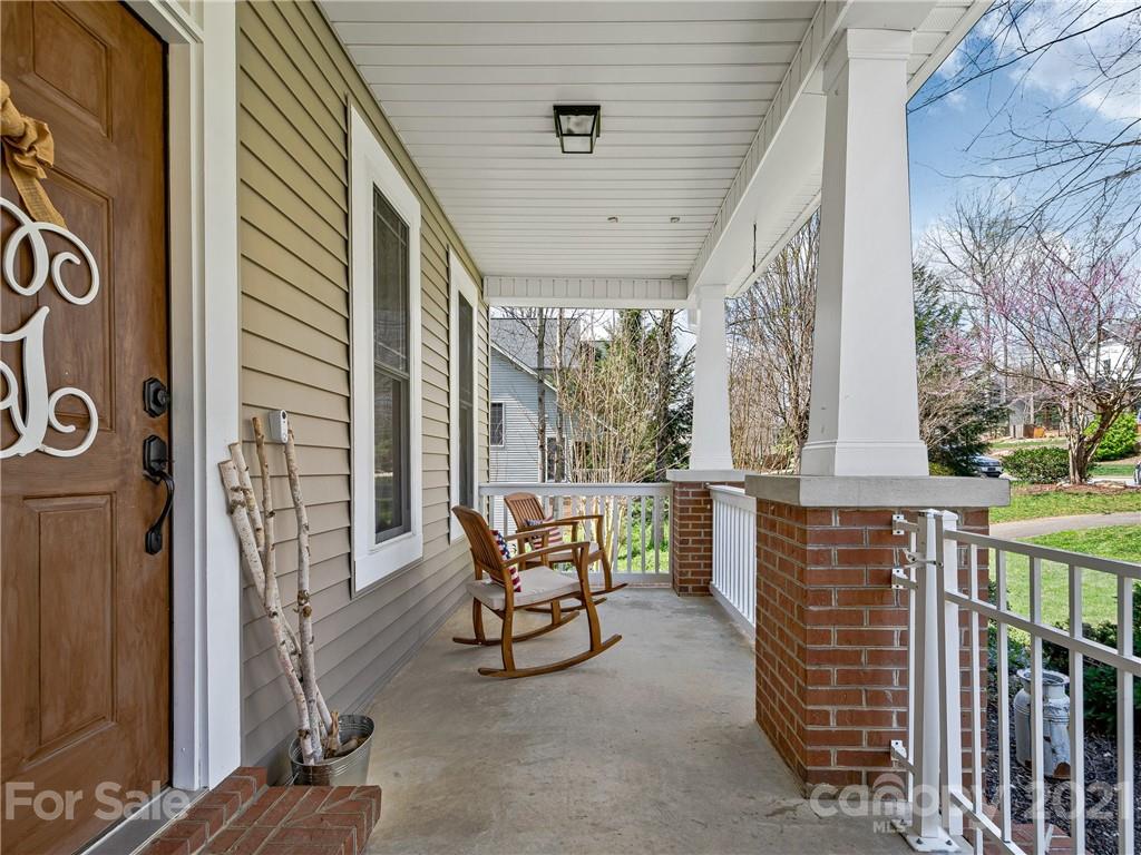 1048 Columbine Road Asheville, NC 28704 - Photo 5 of 42 Gallery Image 5