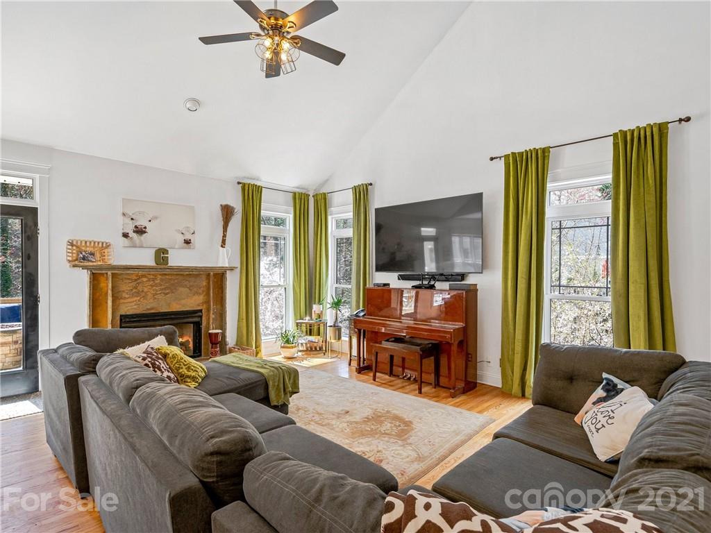 1048 Columbine Road Asheville, NC 28704 - Photo 10 of 42 Gallery Image 10