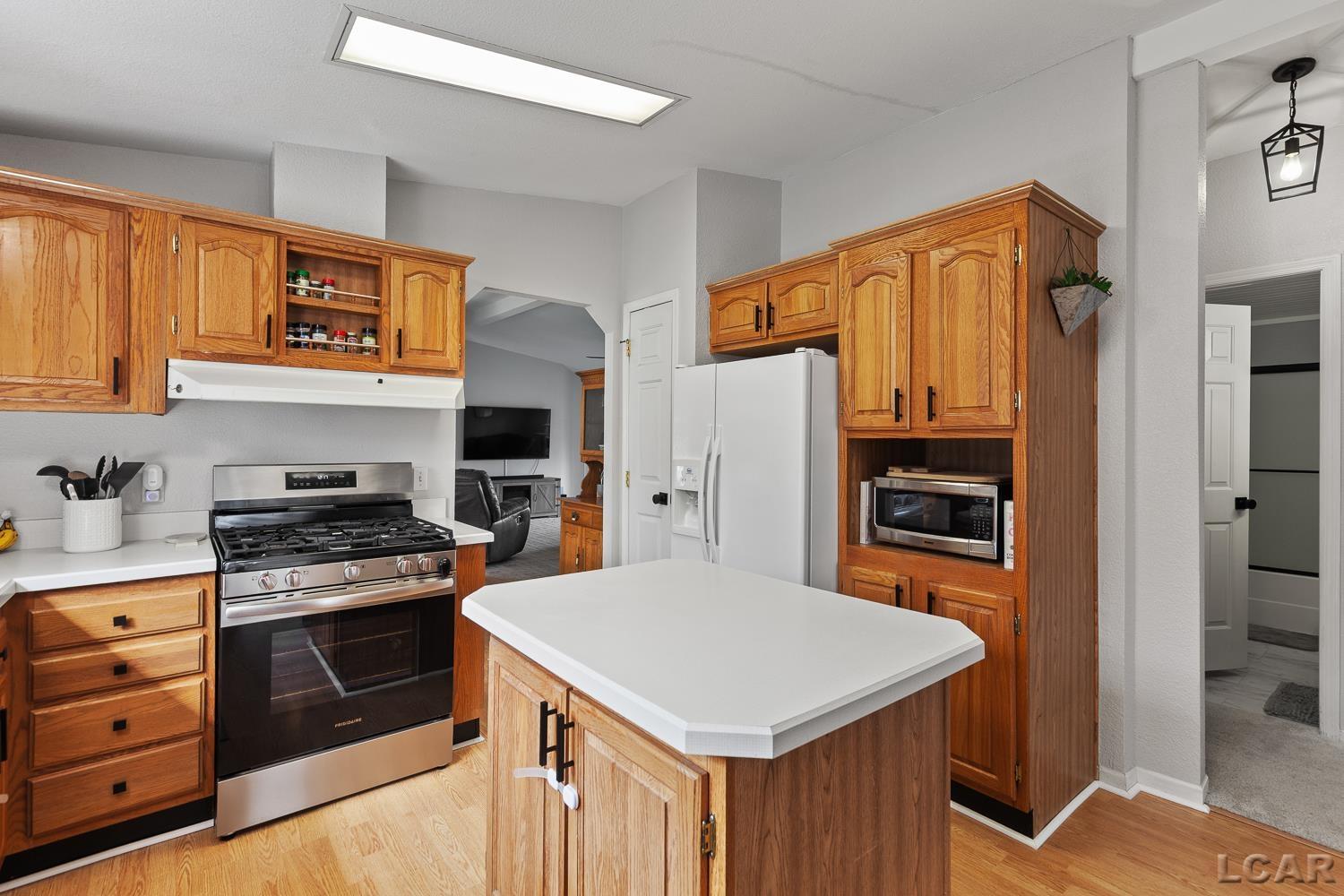 3765 Spielman Road Adrian, MI 49221 - Photo 10 of 50 50201622-251a1500-bf4c-4f7a-b112-cb6ac58ea165.JPG
