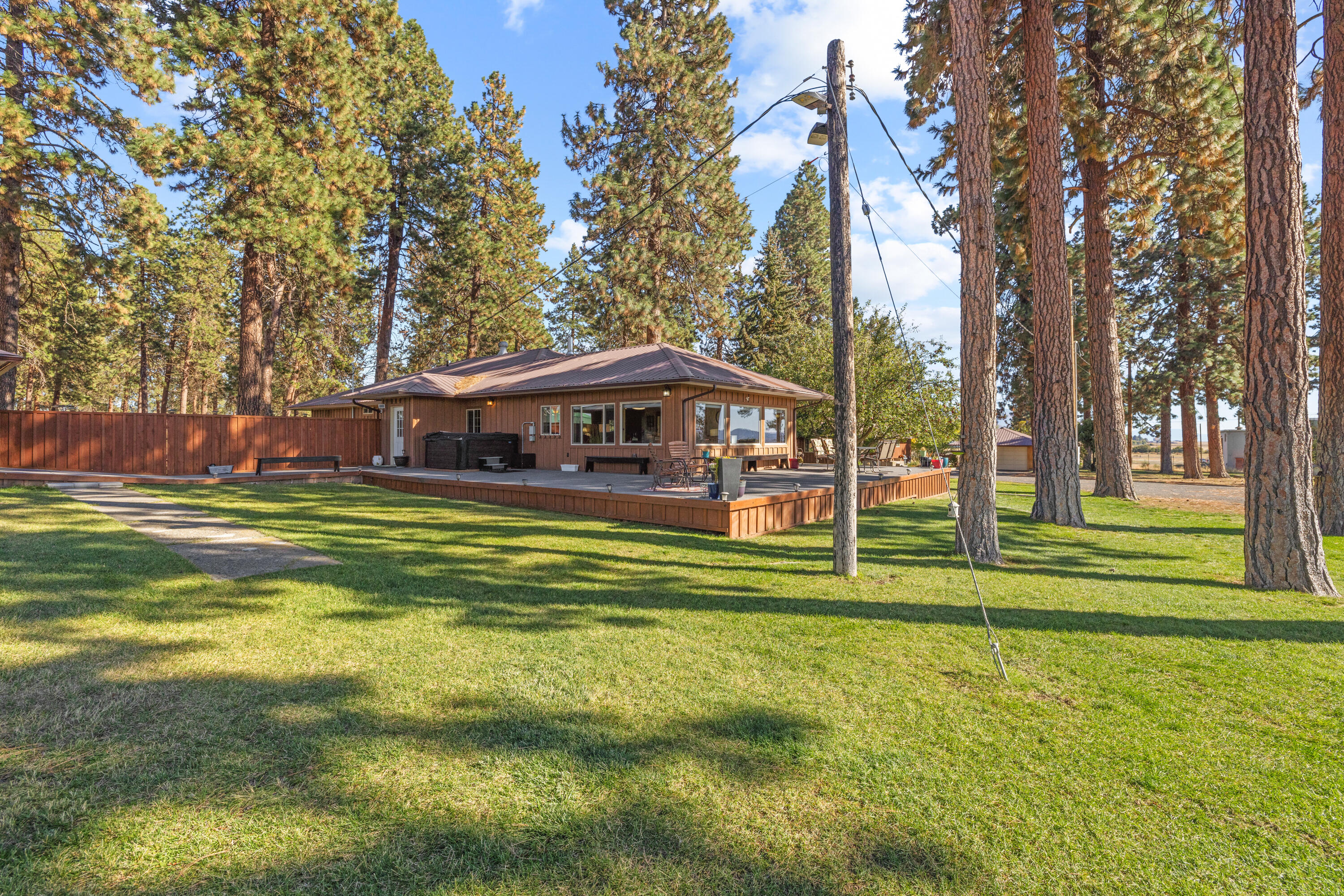 32486 Modoc Point Road Chiloquin, OR 97624 - Photo 4 of 135 32490 Modoc Point Rd-004