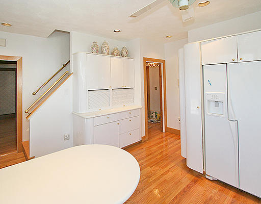 184 Bellevue Road Watertown, MA 02472 - Photo 11 of 19