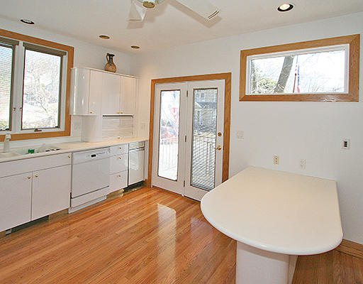 184 Bellevue Road Watertown, MA 02472 - Photo 10 of 19
