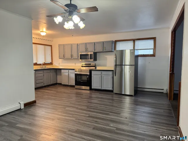 $1,800 | 704 Highland Avenue, Unit 1, Waterbury, CT 06708