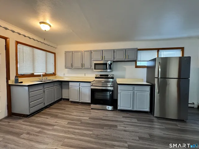 $1,800 | 704 Highland Avenue, Unit 1, Waterbury, CT 06708