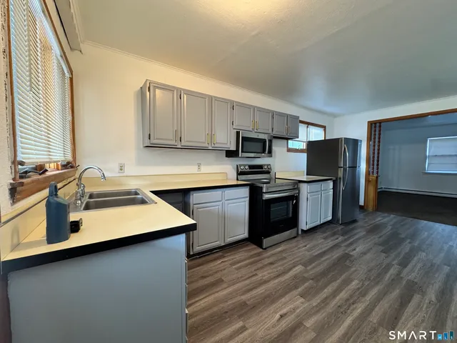 $1,800 | 704 Highland Avenue, Unit 1, Waterbury, CT 06708