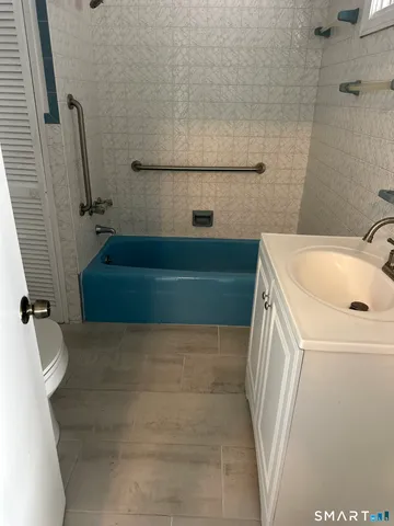 $1,900 | 704 Highland Avenue, Unit 1, Waterbury, CT 06708