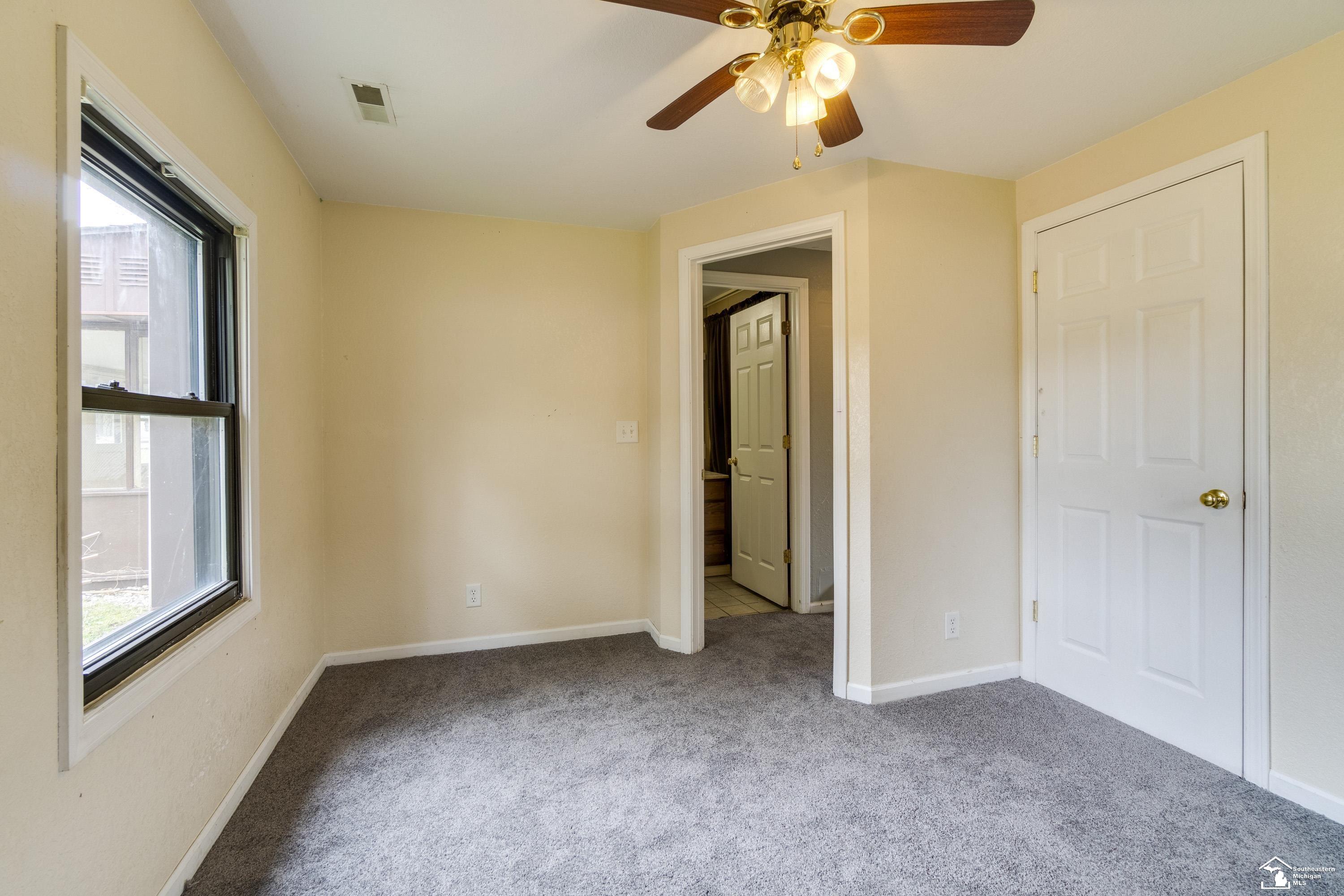 9835 Summerfield Road Temperance, MI 48182 - Photo 15 of 32 50107640-14.JPG