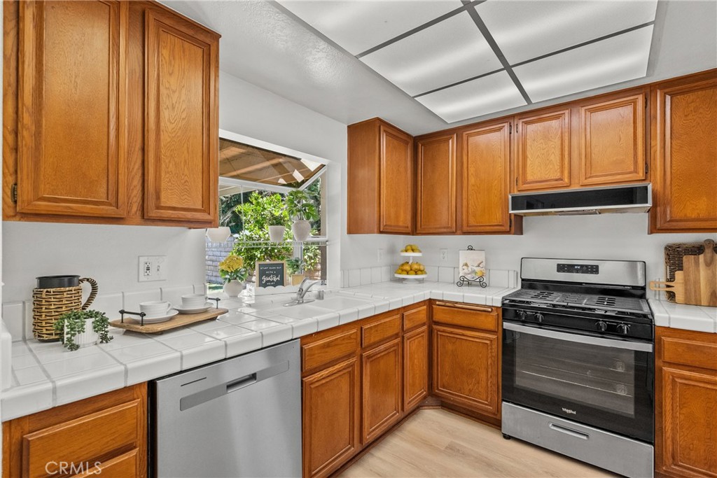 28511 Victoria Road Castaic, CA 91384 - Photo 11 of 37
