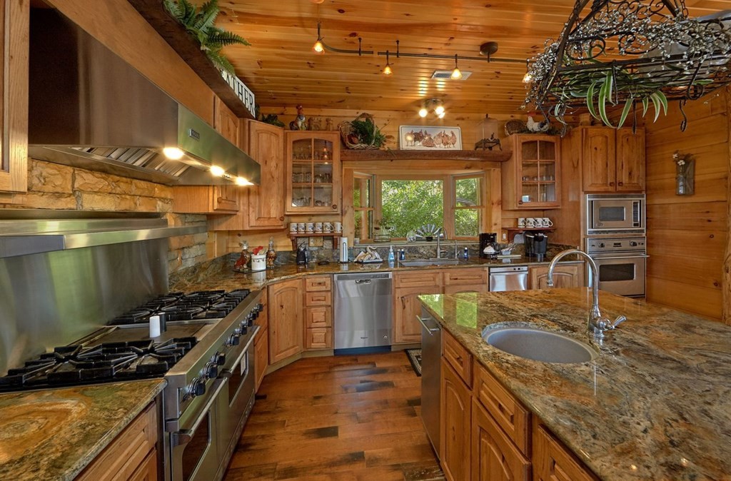 2450 Dove View Road Sevierville, TN 37862 - Photo 10 of 35 Gallery Image 10