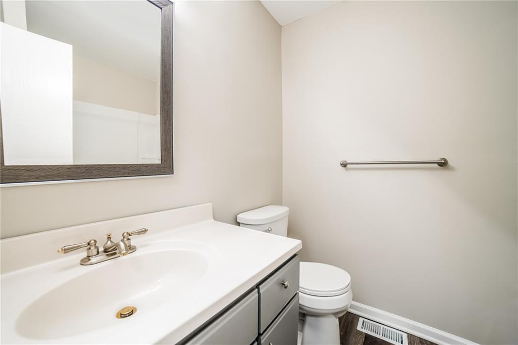 806 Southeast 19th Street Oak Grove, MO 64075 - Photo 11 of 17