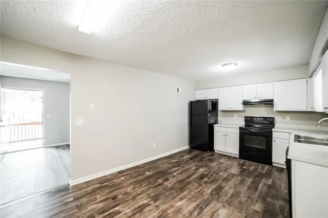 $1,565 | 806 Southeast 19th Street, Oak Grove, MO 64075