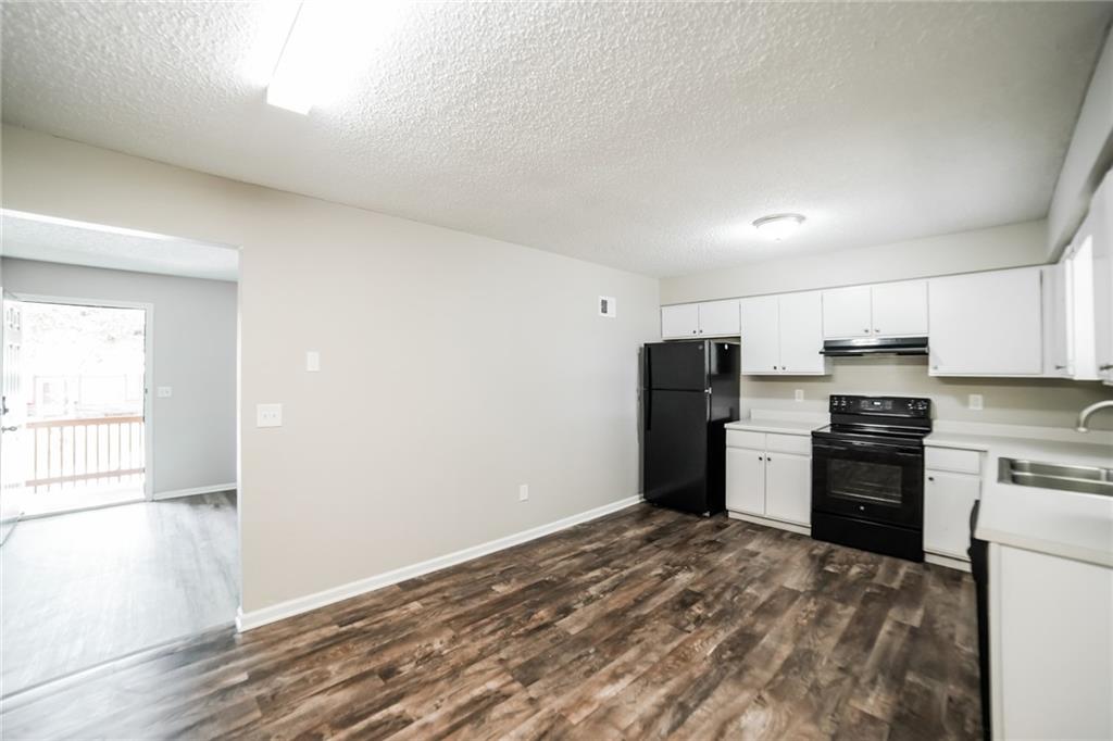 806 Southeast 19th Street Oak Grove, MO 64075 - Photo 6 of 17