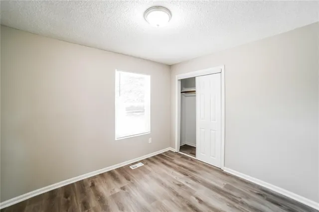 $1,565 | 806 Southeast 19th Street, Oak Grove, MO 64075