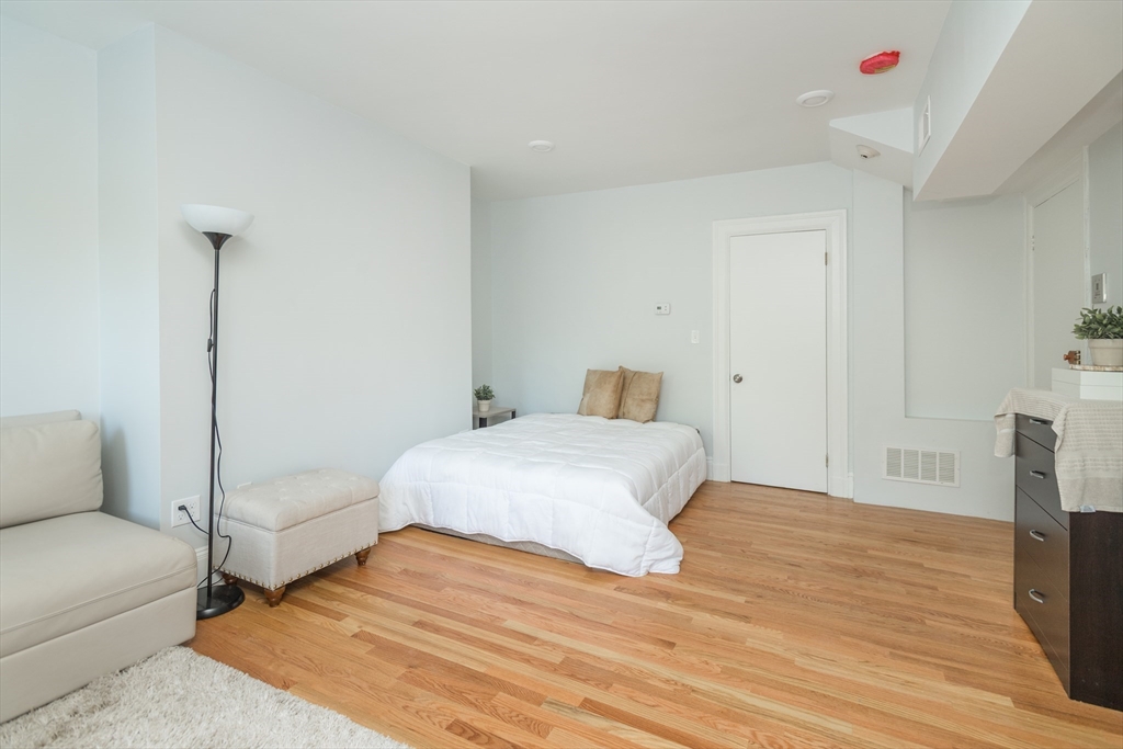 1620 Beacon Street, Unit 3 Brookline, MA 02446 - Photo 2 of 7