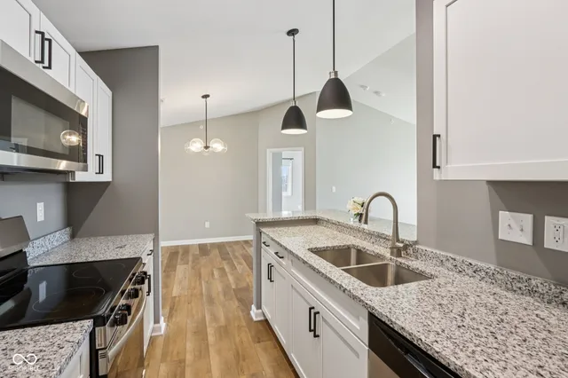 $279,900 | 12515 Timber Creek Drive, Unit 11, Carmel, IN 46032